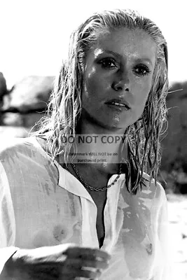 Catherine Deneuve In  Liza  Pin Up - *8x12* Publicity Photo (bt628) • $9.98