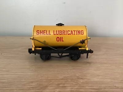 HORNBY DUBLO 1962-64 SHELL LUBRICATING OIL D1 SHORT TANK WAGON. Yellow / Black/ • $35