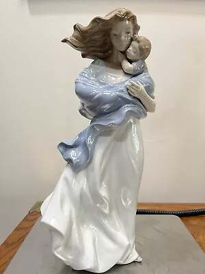 RARE Lladro Figurine #8519 - “Loving Touch  - 14.25  Tall • $199.99