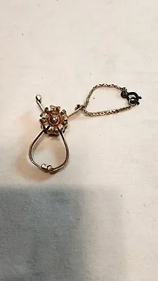 Vintage 1945-1950 Glove Scarf Clip Holder With Flower And Chain Goldtone   C • $10