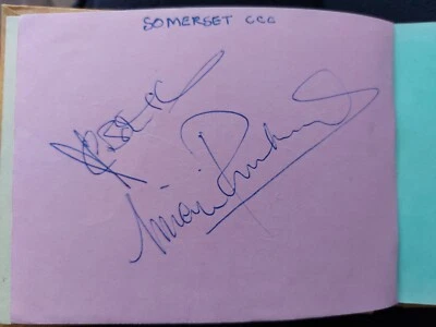 £19 • Buy Ian Botham, Viv Richards, David Gower + 2 Unknown -  AUTOGRAPHS