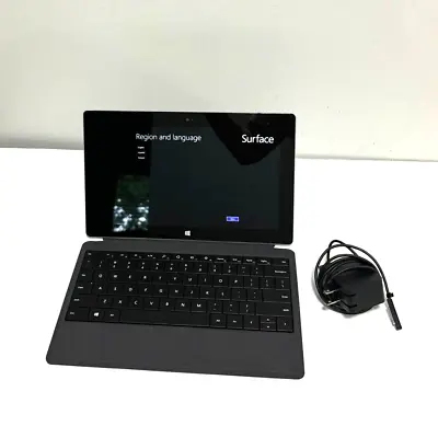 Microsoft Surface 1572 Tablet Quard Core 64GB Windows RT • $79.95