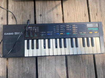 $90 • Buy Casio SK-1 Portable 32 Key Sampling Keyboard With Adaptor. Tested Missing 2 Keys