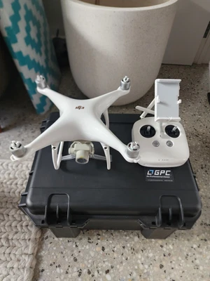 $2900 • Buy Phantom 4 Pro V2.0 In GPC Hardcase As New