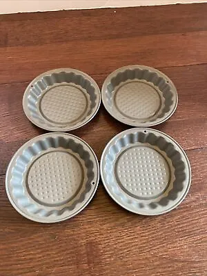 Set Of 4 Non-Stick Mini Tart Pastry Pans 4” • $6.90