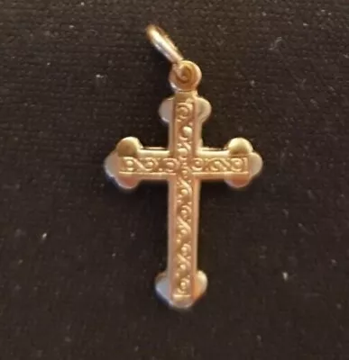 9ct  Yellow Gold 20.5mm Patterned Cross Pendant • £35