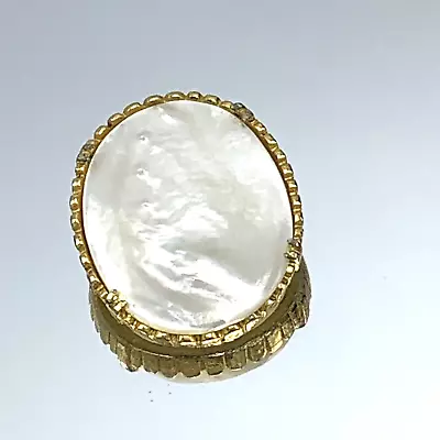 Vintage  Mother Of Pearl  Cabochon Brooch Pin Gold Toned  • $9.94