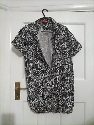 Men's Coca Cola Size XL Black And White Shirt • £5