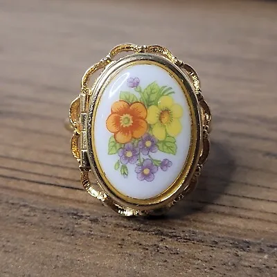 Vintage 1975 Avon French Flowers Oval Photo Locket Ring Adjustable Gold Tone • $28.88