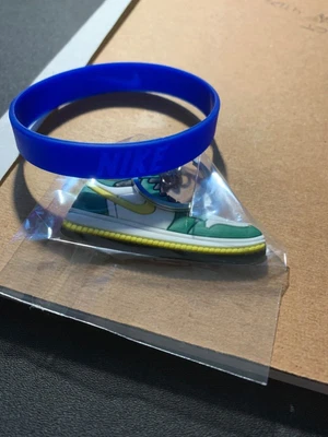 $8 • Buy Sneakers Key-Chains 2D  Retro Shoe Key Chain , Still Sealed , With Bracelet .