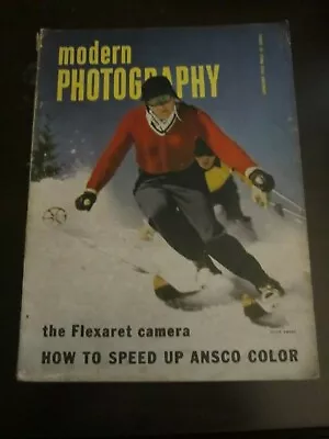 Modern Photography Magazine January 1952 The Flexaret Camera • $14.99