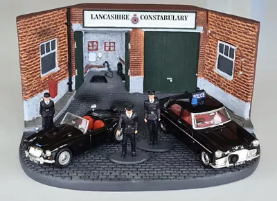 Corgi Vanguards PD2002 Police Annual Inspection Diorama MGA Zephyr 1.43 Mint • £44.99