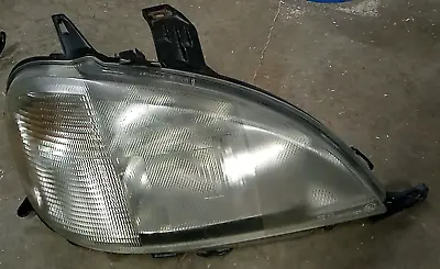 1998 - 2001 Mercedes W163 Right Headlight Assembly ML320 • $120