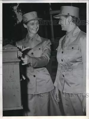 1942 Press Photo Des Moines Ia. Natalie Reehel & Dorothy Benson WAAC Officers • $19.99