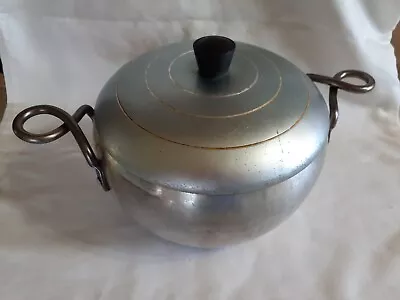 Vintage HALLITE WEAR-EVER  3 1/2 QTS. #2323 Aluminum Pot Twisted Handles Lid USA • $14.25