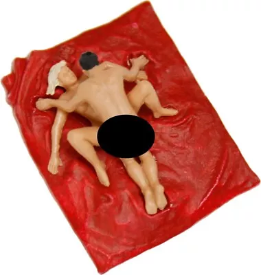 HO Scale Accessories - 1501 - HO Sexy Lovers On Blanket Moving • $64.04