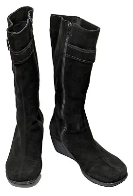 La Canadianne Boots 9 1/2M Black Suede Zip Waterproof Wedge • $37