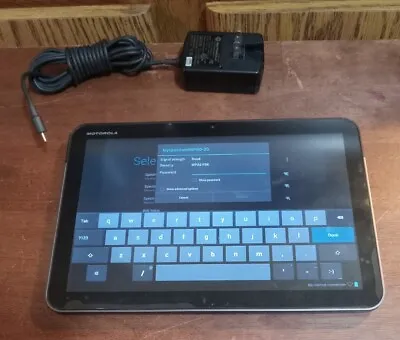 Motorola XOOM (109O-T56MT1) Wi-Fi Tablet 32GB 10.1  WORKS!  • $75