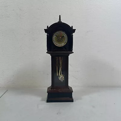 Vintage Plastic Table Desk Clock-Home Decor Clock-Imitation Of Floor Rolls Clock • $31.10