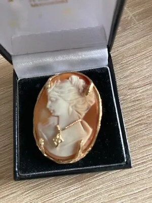 Lovely 14k Yellow Gold Cameo Brooch/Pendant Set With A Single Diamond • £295