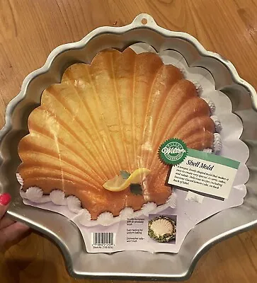 Vintge Wilton Cake Pan Mold  1989 Scallop Clam Seashell Mold Summer Mermaid • $12.50