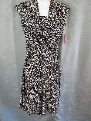 Volume One Dress Juniors Size Medium Stretchy Knit BodyCon Bold Print NWT • $19.99