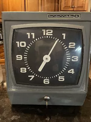 Vintage Cincinnati Time Clock Model 3051 With Key **PLEASE READ** • $50