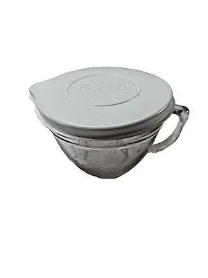 Pampered Chef Clear Glass 8 Cup 2Qt Measuring Batter Bowl With Lid  • $32.49