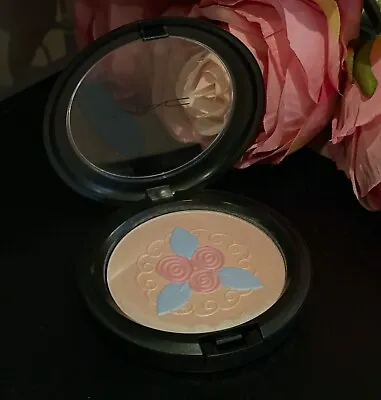 MAC ❤️  Pearlmatte Face Powder In Pink Buttercream Rare Compact NWOB • $54.90