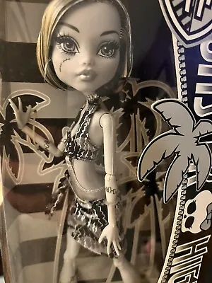 Monster High Skull Shores Black And White Frankie Stein Doll 2011 Mattel • $84.99