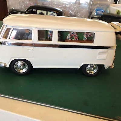 Kinsmart Volkswagen Mini Bus 1962. 1:32 Code 3 HearseDriver CoffinFlowers • £0.99