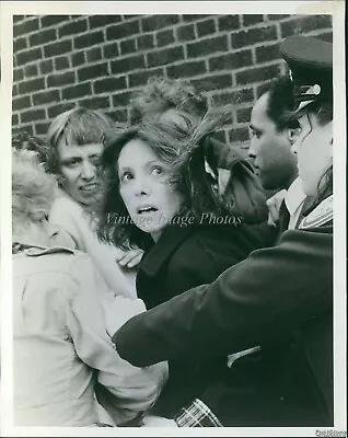 1984 Marlo Thomas Stars The Lost Honor Of Kathryn Beck Television Wirephoto 7X9 • $9.99