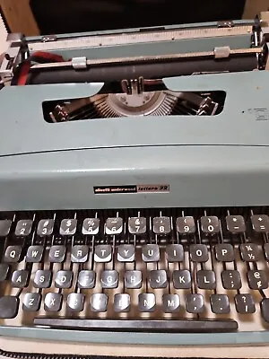 OLIVETTI UNDERWOOD LETTERA 32 Manual Portable TYPEWRITER See Pictures • $100