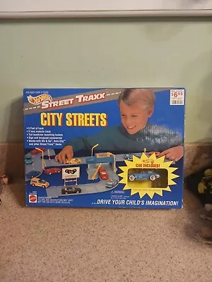  Vintage 1995 Hot Wheels Street Traxx City Streets Play Set #65623 VERY RARE • $49.99