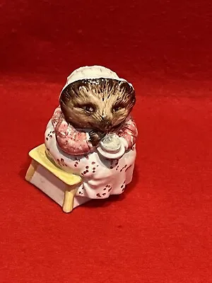 Beatrix Potter Beswick Figurine Mrs Tiggywinkle Takes Tea Ornament Present BP3 • £13.99