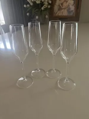 SET/4 CLEAR ACRYLIC PLASTIC CHAMPAGNE WINE FLUTES 8 OZ. Preowned 10  Tall • $19.99