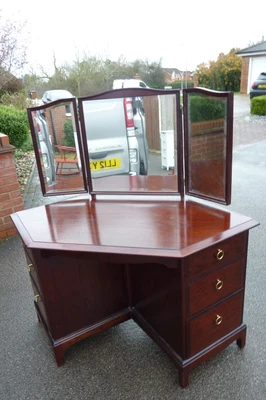 £149 • Buy Stag Minstrel Corner Dressing Table With 3 Part Mirror And Drawers, Very Rare