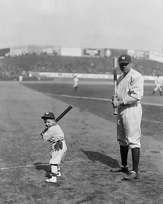 B&W 8x10 Portrait Of New York Yankees Legend Babe Ruth And The Yankees Mascot. • $6.99