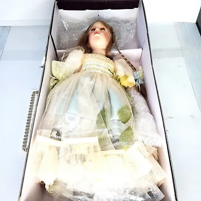  Alison  Christine Et Cecile/ Mundia Reve De Porcelaine Collectible Doll Rare • $227.49