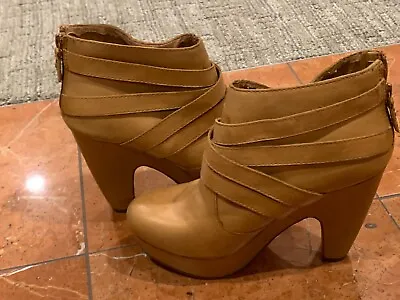 Seychelles Saddle Tan Leather Platform Heels Ankle Boots 8 Zip Buckle Accent M • $22.95