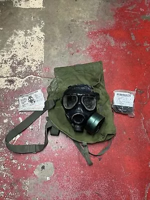 US Military M40 Gas Mask Size Medium With Bag Lot 2 • $149.99