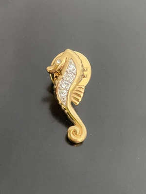£4.99 • Buy SEAHORSE Golden Tone  & Enamel  STONE Set  Body   Brooch Pin