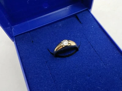 £48.99 • Buy 9ct Yellow Gold Small Ring Size F.5 White/clear Stone, Spinel (poss)