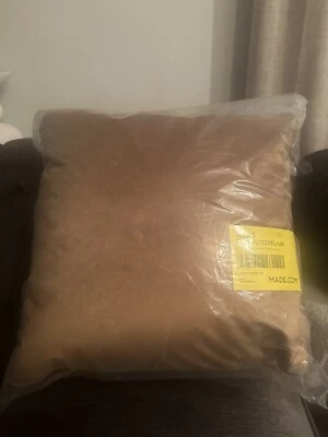 £29.99 • Buy MADE.COM Julius Set Of 2 Velvet Cushions 45 X 45cm Dark Ochre