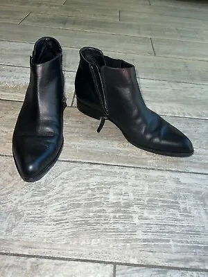 $99 • Buy Giuseppe Zanotti Black Leather Block Heel Ankle Booties / Boots - Size 38