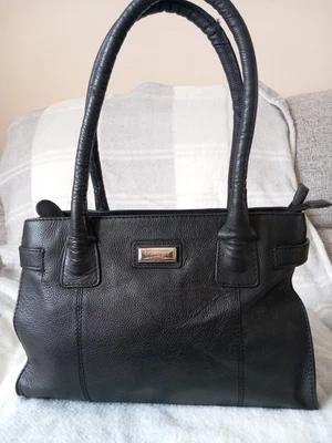 £10 • Buy Osprey London Medium Black Handbag