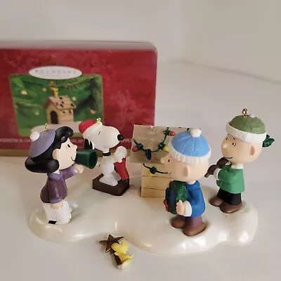 Hallmark A Snoopy Christmas WOODSTOCK ON DOGHOUSE 5 Piece Ornament Set ***READ** • $16.99