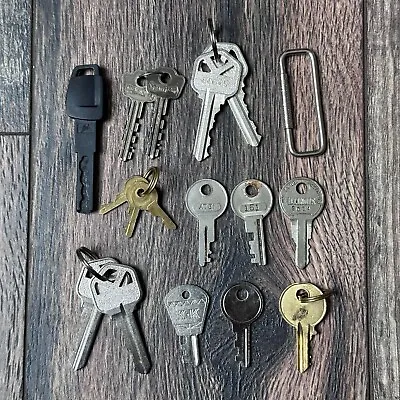 Key Collection Lot Of 16 Master Lock Excelsior Yale KK Illinois Audi DMC • $4.99