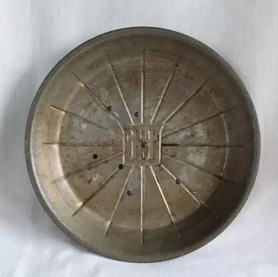 Vintage 9” Lloyd J Harris LJH Metal Pie Tin Pan W/ Slice Dividers • $11.99