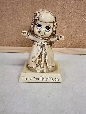 Vintage 1976 R & W Berries I Love You This Much Little Girl Statue • $0.99